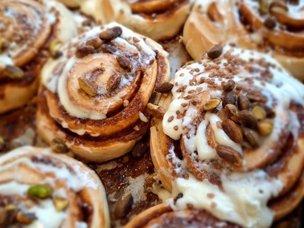 Cinnamon Bun pistache